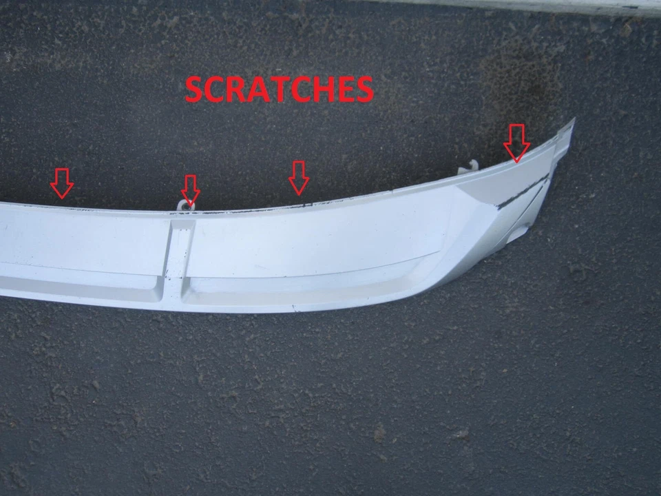 aa206226 Audi E-Tron 2019 2020 2021 2022 parachoques trasero cubierta moldura inferior OEM Foto 3 de 4