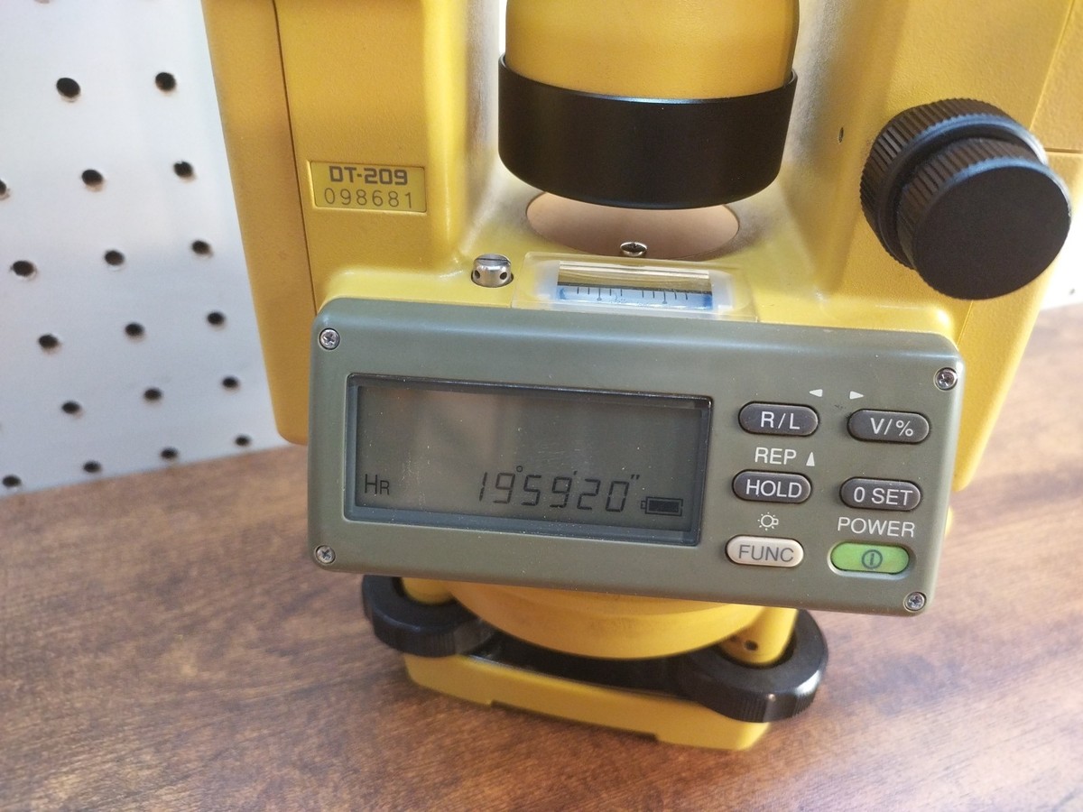 Topcon DT‑200 Series Digital Theodolite w/ Case, Manual, Batt pack 