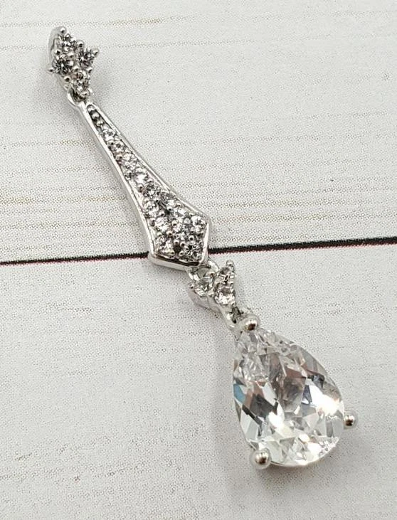Кулон капля серебро 925 пробы с белым сапфиром в форме груши созданный в лаборатории - Изображение 3 из 4