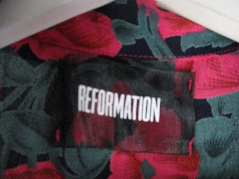 Reformation women's poppy floral wrap dress red size S, 8 long sleeve - Image 3 of 4