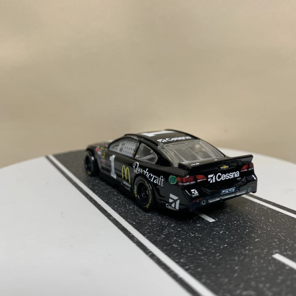 Chevrolet SS negro NASCAR Authentics Jamie McMurray #1 Cessna Beechcraft 2015  Foto 4 de 4