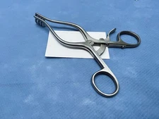 V. Mueller SU3112 Weitlaner Retractor, 6.5", Sharp, 3x4 Prongs, Germany