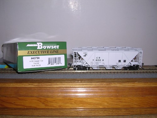 Bowser #40761 Conrail "Gris" H-30 3 bahías cubierta tolva coche #74017 H.O. 1/87 | Zustand: New