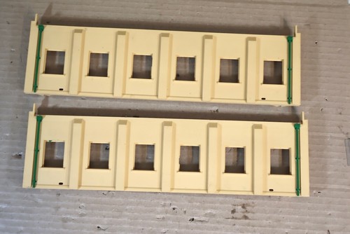 HORNBY DUBLO 5005 TWIN TRACK LOCOMOTIVE ENGINE SHED BOXED 2ol - Picture 6 of 16