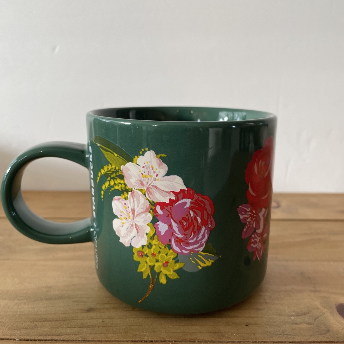 Starbucks Holiday 2018 Ban.do Bando Ceramic Coffee Cup Mug Green Floral 12oz