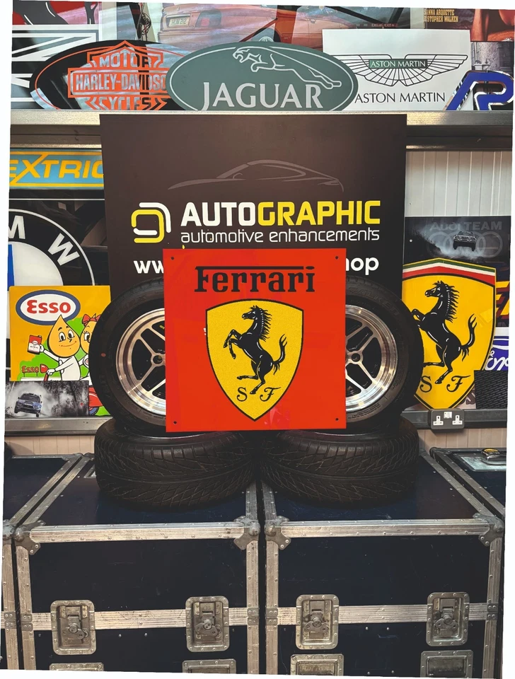 Ferrari Schild - Ferrari Badge Square Sign perfekt für Garage / Werkstatt / Mancave
