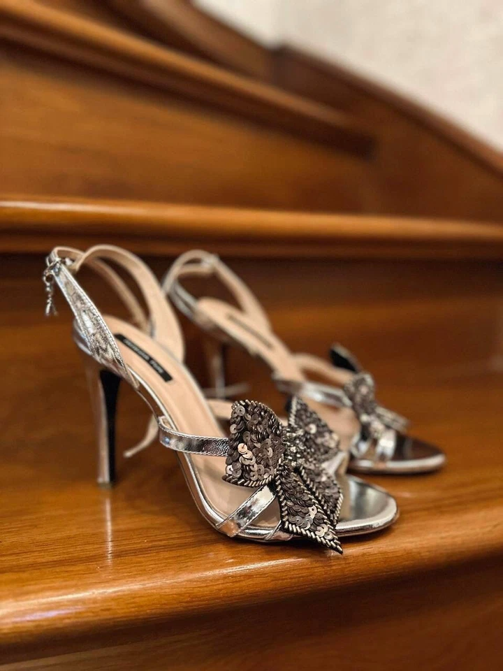 Sandalias Patrizia Pepe plateadas Foto 2 de 4