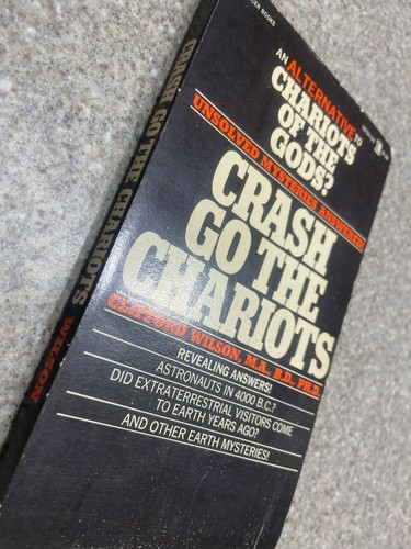 Vintage "Crash Go The Chariots" Clifford Wilson Lancer Books 1972 Paperback  - Foto 1 di 8