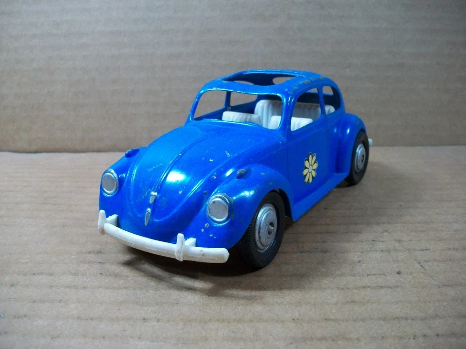 Vintage Hubley Volkswagen Beetle #1480 ~ Blue ~ 7.3" Long - Image 3 of 4
