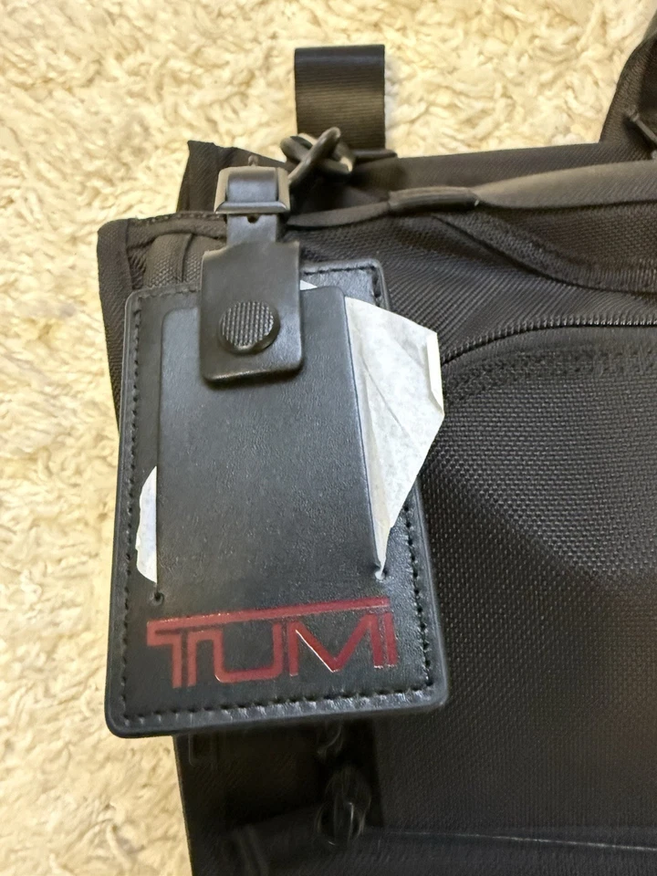TUMI - Bolsa de ropa Alpha triple plegable NUEVO Foto 3 de 4