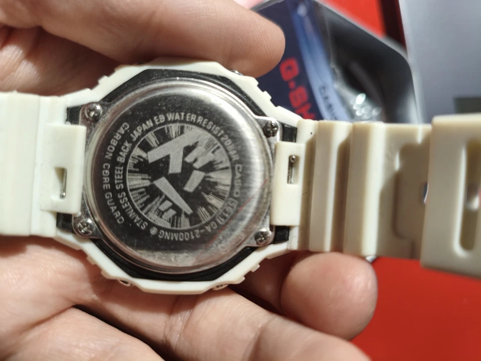 Casio G Shock Manga GA-2100 Foto 2 de 3