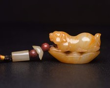 Certified Natural Hetian Jade Hand carved Qing Dynasty Dog Pendant Statue1267