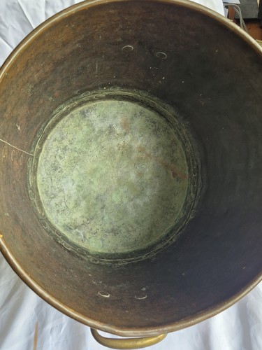 LARGE ANTIQUE COPPER & BRASS LIONS HEAD PAW FEET RIVETED LOG COAL BUCKET PLANTER - Picture 14 of 20