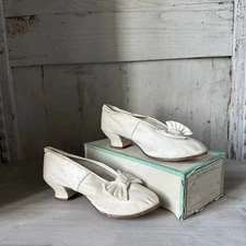 Women's Antique Wedding Shoes Baptism Box Magasin du Bon Gout Alais