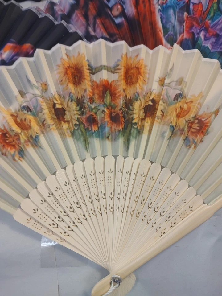 Lote de 8 ventiladores de seda plegables de mano asiáticos surtidos Foto 2 de 4
