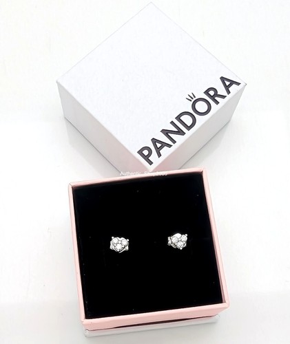 NEW 100% Authentic PANDORA 925 Triple Stone Heart CZ Stud Earrings 293003C01