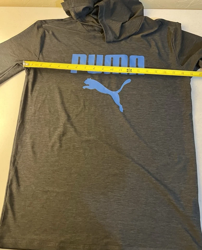 Paquete de 2 camisas PUMA para niños - Camiseta azul manga corta y sudadera con capucha negra - Talla pequeña Foto 3 de 4