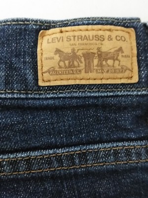 Levi's 512 Jeans Boot Cut Slimming Dark Wash Blue Pocket Flaps Womens Size 4