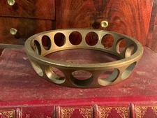 A identifier, sorte de couronne à boulier déliés, bronze massif