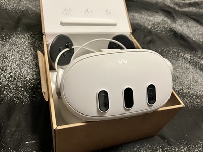 Meta Quest 3 VR Headset 512GB with Controllers and Charger