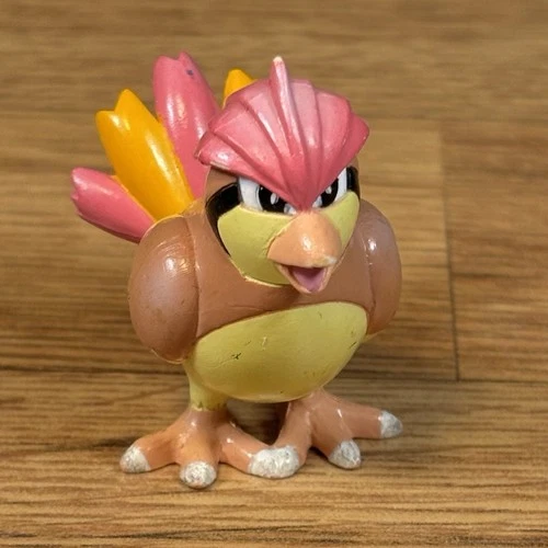 New ListingTOMY Pokemon PIDGEOTTO 1.5" Mini Figure CGTSJ Vintage Nintendo Collectible Toy