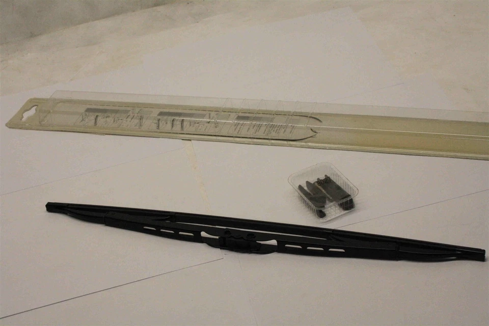 Escobilla limpiaparabrisas BOSCH 40717A Micro Edge 17" cada una Foto 2 de 4