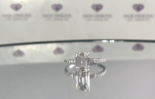Anello di Fidanzamento Diamante Taglio Smeraldo Coltivato in Laboratorio Oro Bianco 14K 2,00 CT IGI Cert - Video 1 di 1