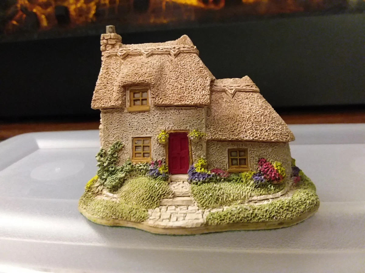 LILLIPUT LANE PUSSY WILLOW COLLECTORS CLUB GIFT COTTAGE 1992 NO BOX, NO DEEDS