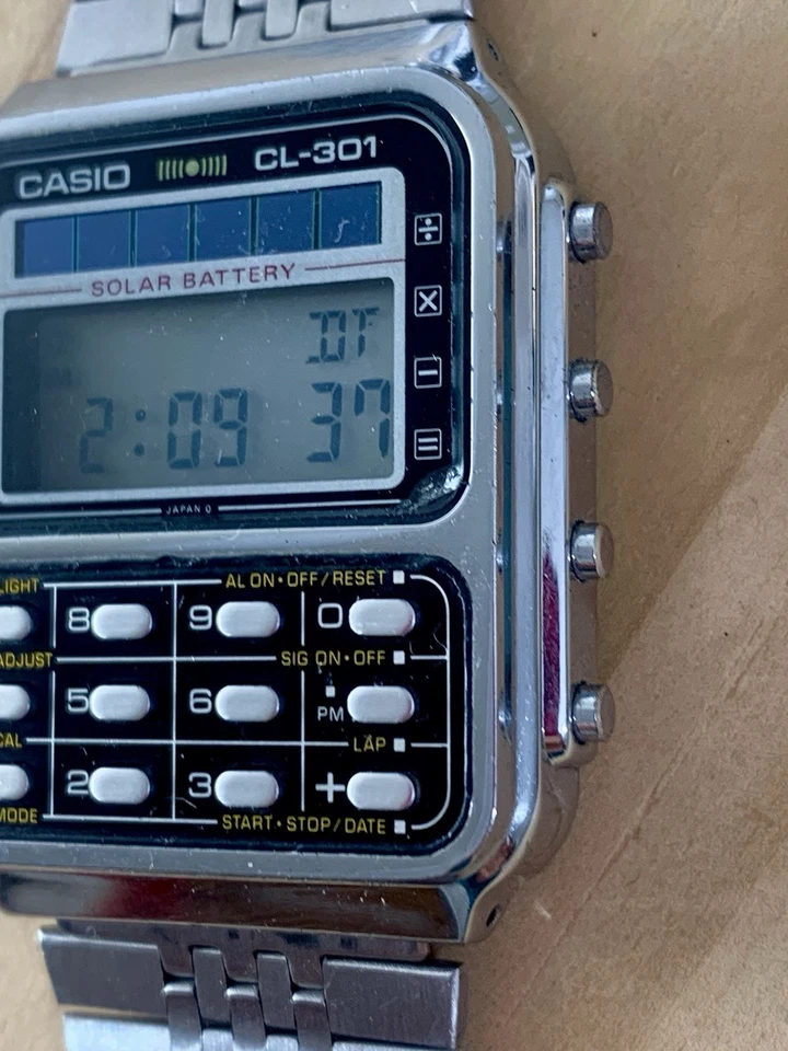 Casio CL-301 Solar Calculator Watch Vintage Rare No Beep Chipped Crystal - Image 4 of 4