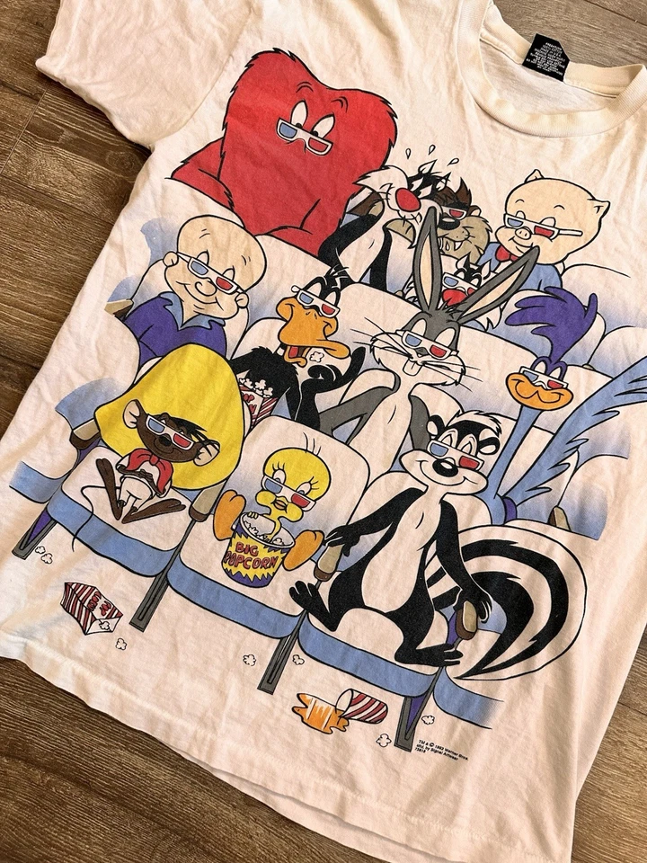 Camisa 3D anos 90 Looney Tunes cinema tamanho XL feita nos EUA Warner Bros Taz - Imagem 2 de 4