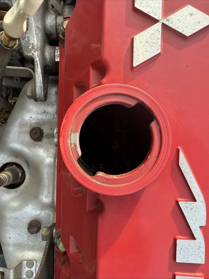 Cubierta de válvula delantera Mitsubishi Eclipse GT 2006-2012 3,8 L Foto 3 de 4