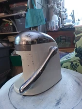Rival Juice-O- Mat Juicer  Single Action Lever Vintage Art Deco White 1950s