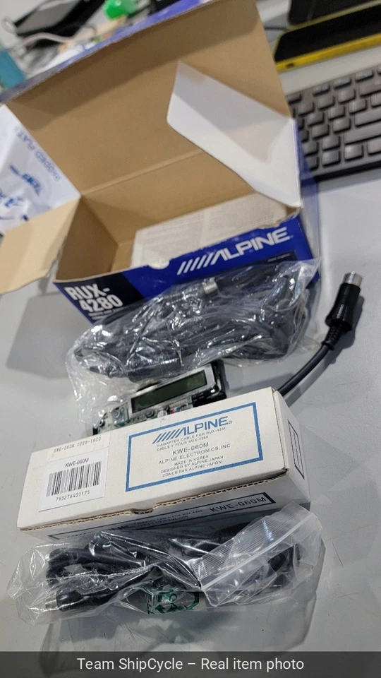 Controlador amplificador remoto Alpine RUX4280 con cable KWE060M G2U Foto 3 de 4