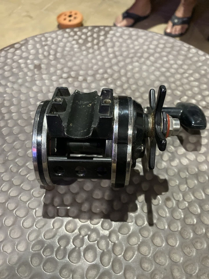 Carrete Newell P 220-F Foto 3 de 4