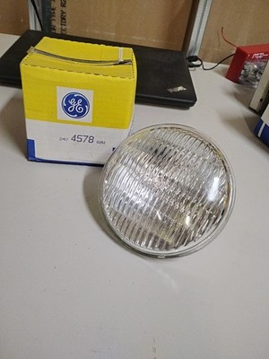 GE 4578  FLOOD BEAM LAMP /  24V 60W (MADE IN USA !). NOS