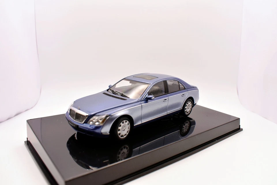 Modellino auto art scala 1:43 maybach 57 diecast modellismo statico autoart - Immagine 2 di 4