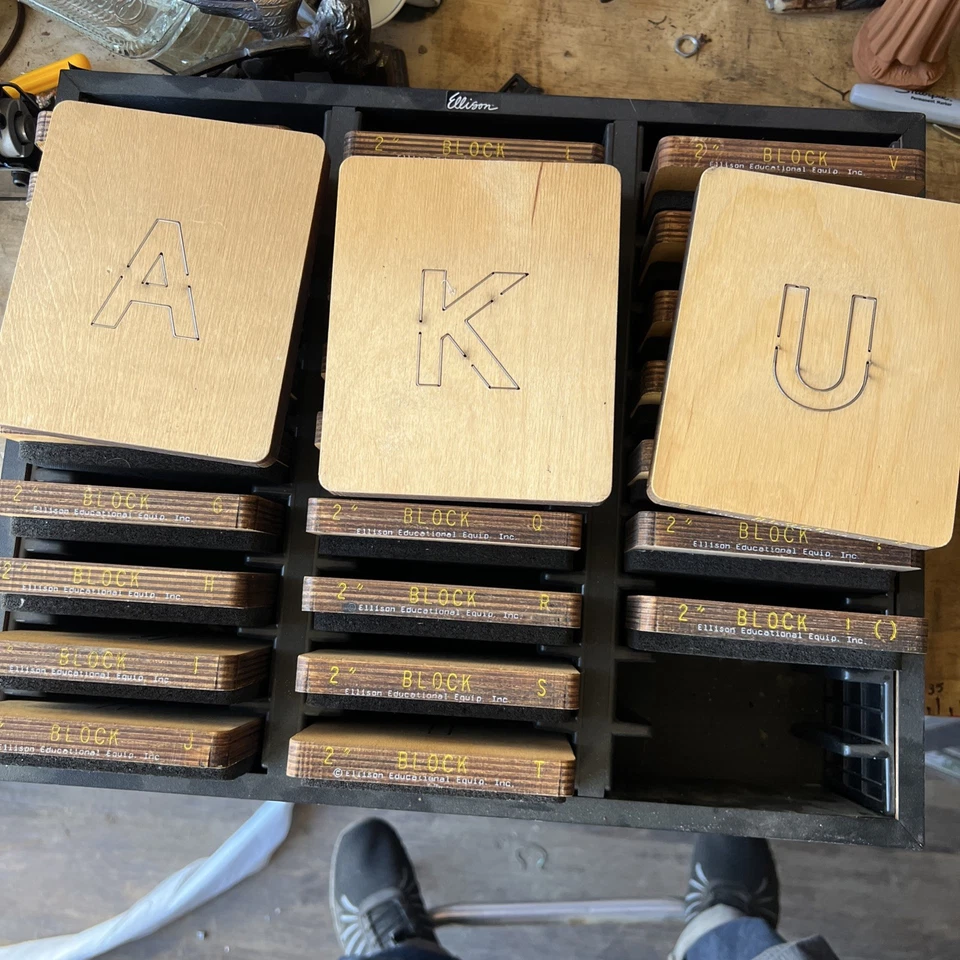 2” Ellison D'Nealian font Uppercase Alphabet Complete Excellant cond. 28 dies - Image 2 of 3
