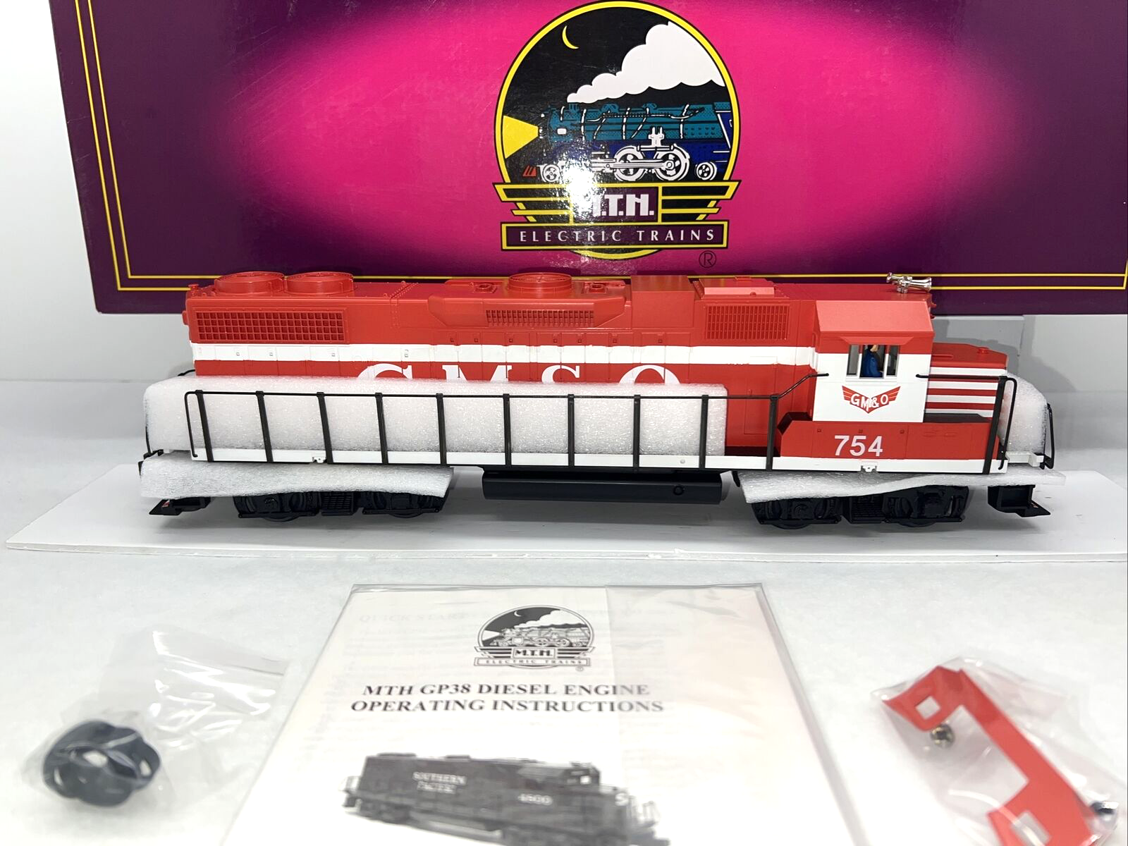 MTH Premier EMD F-7 A&B Unit Diesel engines – Gulf Mobile & Ohio