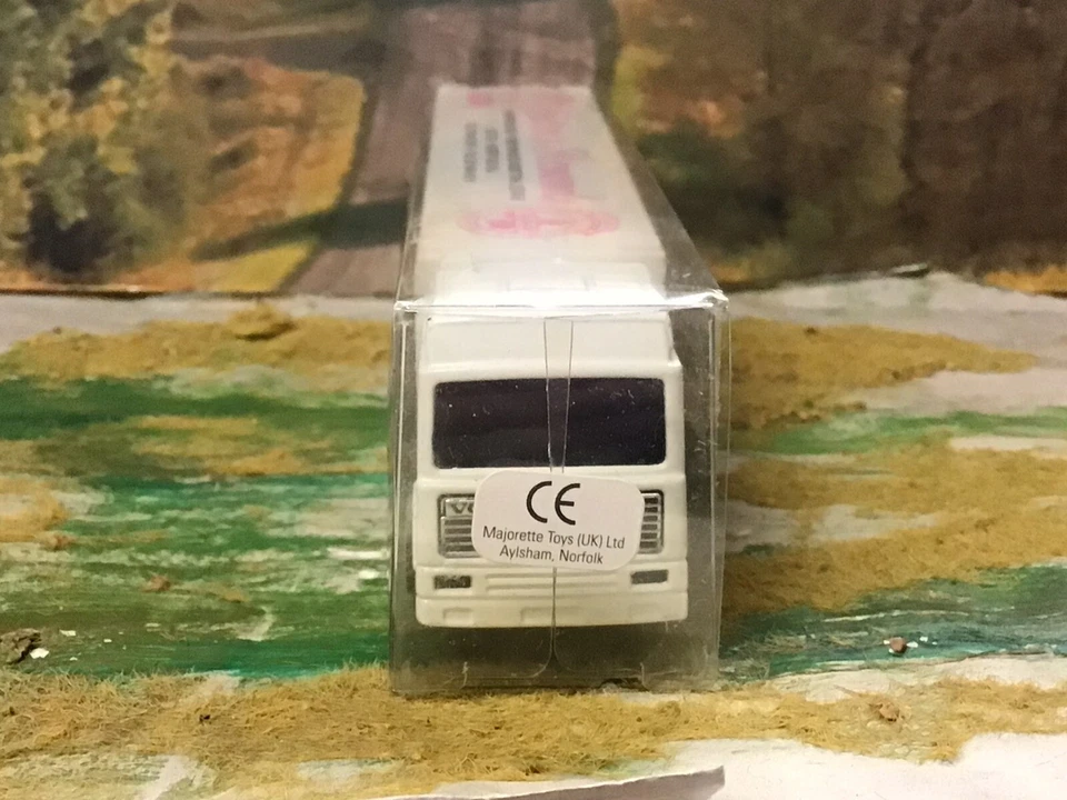 Majorette - Sutton's Removals 1993 Calendar Volvo Truck Boxed 1/100 - Image 4 of 4