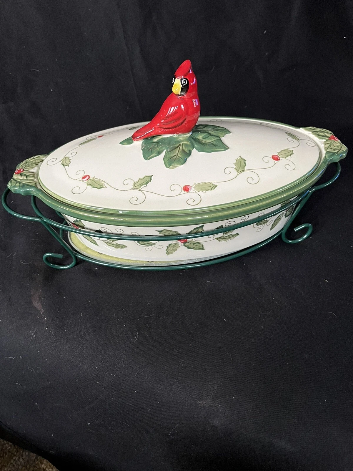Temp-Tations Red Cardinal + Holly 2qt Casserole/Cover/trivet/Iron Holder