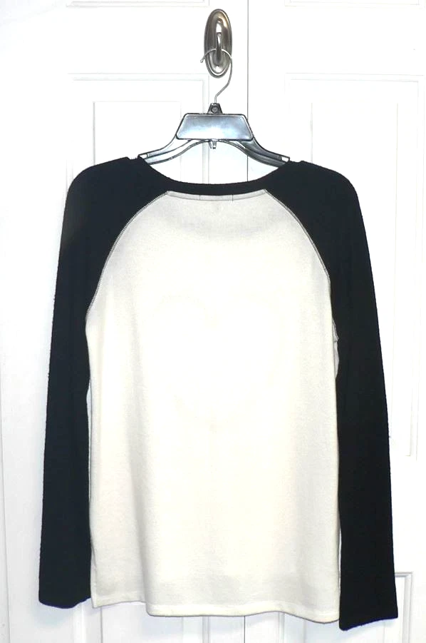 PJ Salvage Women's Fleece Embrodered Heart Pajama Top in Black/White/Red Small - Image 3 of 4