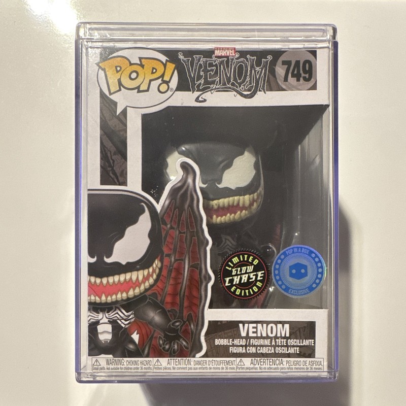 Funko Pop! Marvel Venom #749 Chase Glow in the Dark Funko Exclusive Vinyl