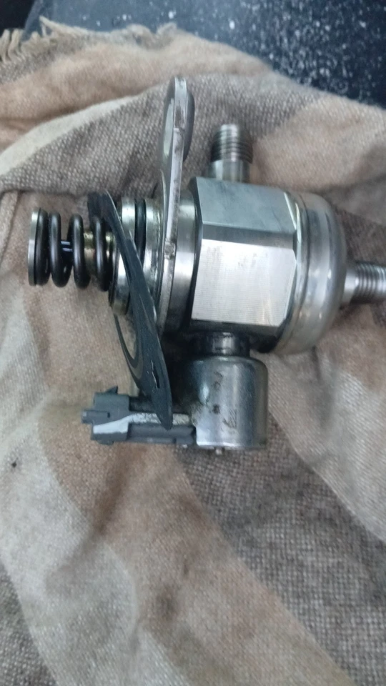 Bomba de combustível de alta pressão injeção direta GM Acadia Traverse Outlook fabricante de equipamento original 12639260 - Imagem 2 de 4