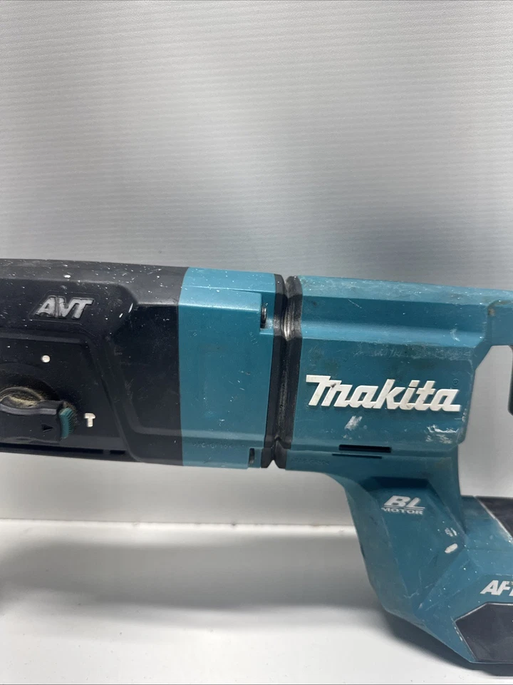 Makita XGT 40V GRH07 Max Cordless Rotary Hammer, Anti-Vibration Technology - Image 3 of 4