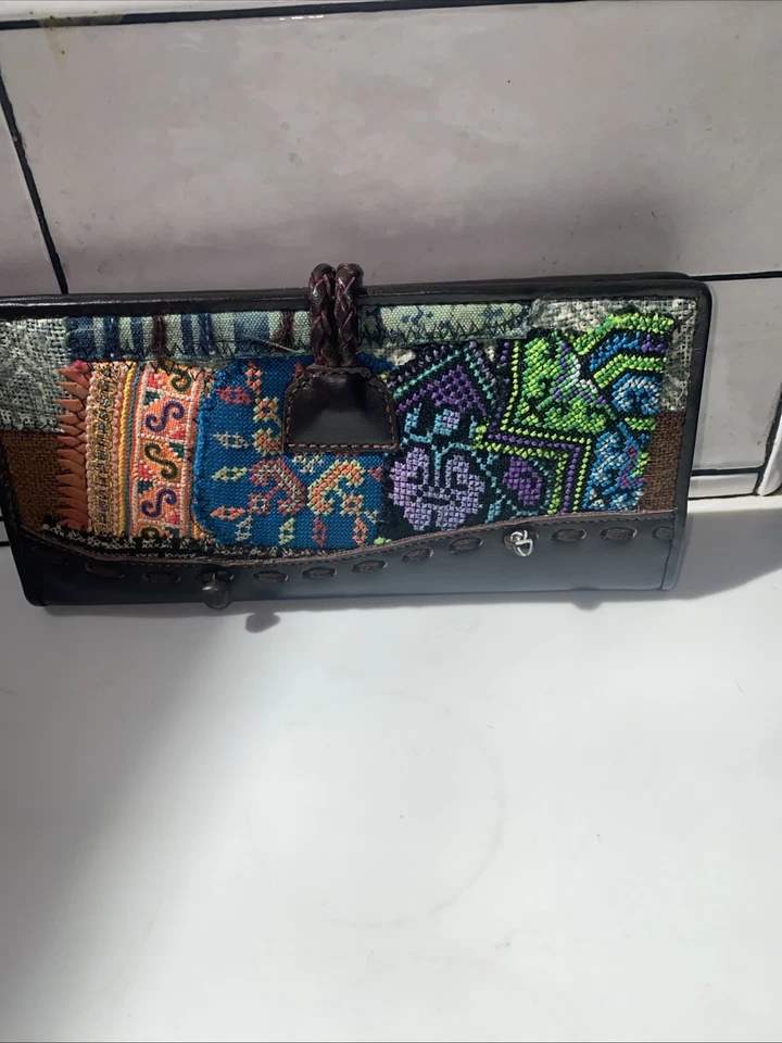 Cartera bordada de cuero y hmong bellamente elaborada, diosa plateada reg. 195 Foto 3 de 4