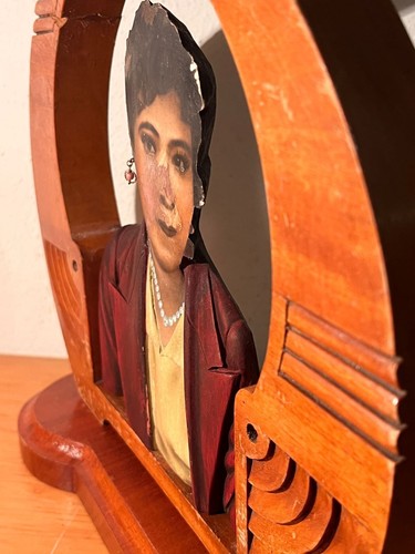 Antigua FOTOESCULTURA MEXICANA TALLADA EN MADERA ARTE POPULAR PINTADO A MANO AÑOS 30 #3 - Imagen 11 de 11