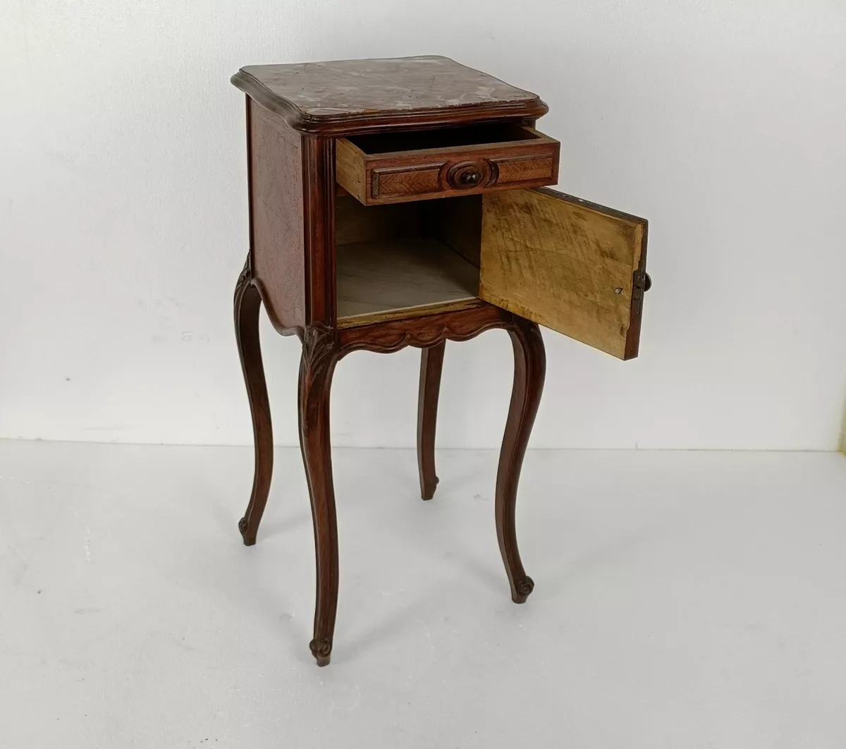 Queen shop anne nightstand