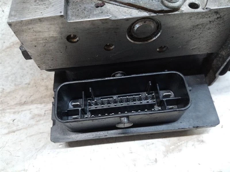 Used ABS Pump and Motor Assembly fits: 2012 Audi A4 Assembly AWD Quattro electro - Image 2 of 4