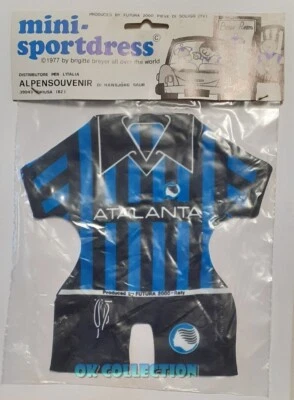VECCHIO GADGET VINTAGE 1977 CALCIO FOOTBALL MINI MAGLIETTA PER AUTO : ATALANTA