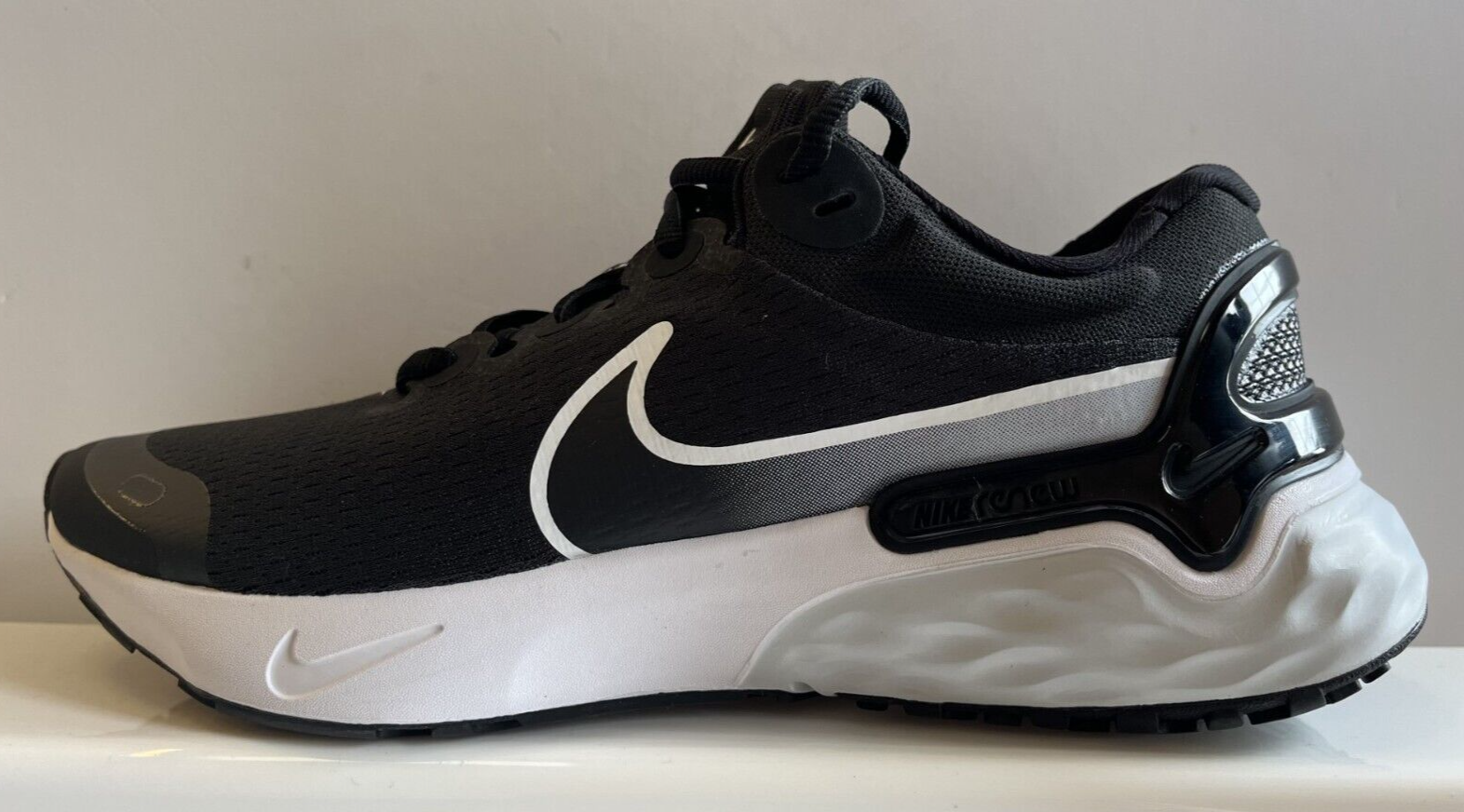 Nike Renew Run 2 Women's Running Trainers UK 7.5 US 8.5 EUR 42 REF 3145